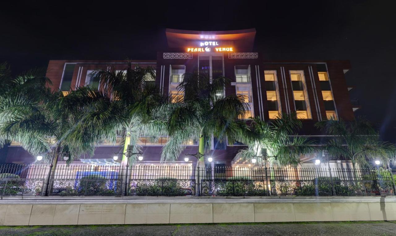 Treebo Premium Pearl Avenue, Ring Road Hotel Dehradun Buitenkant foto